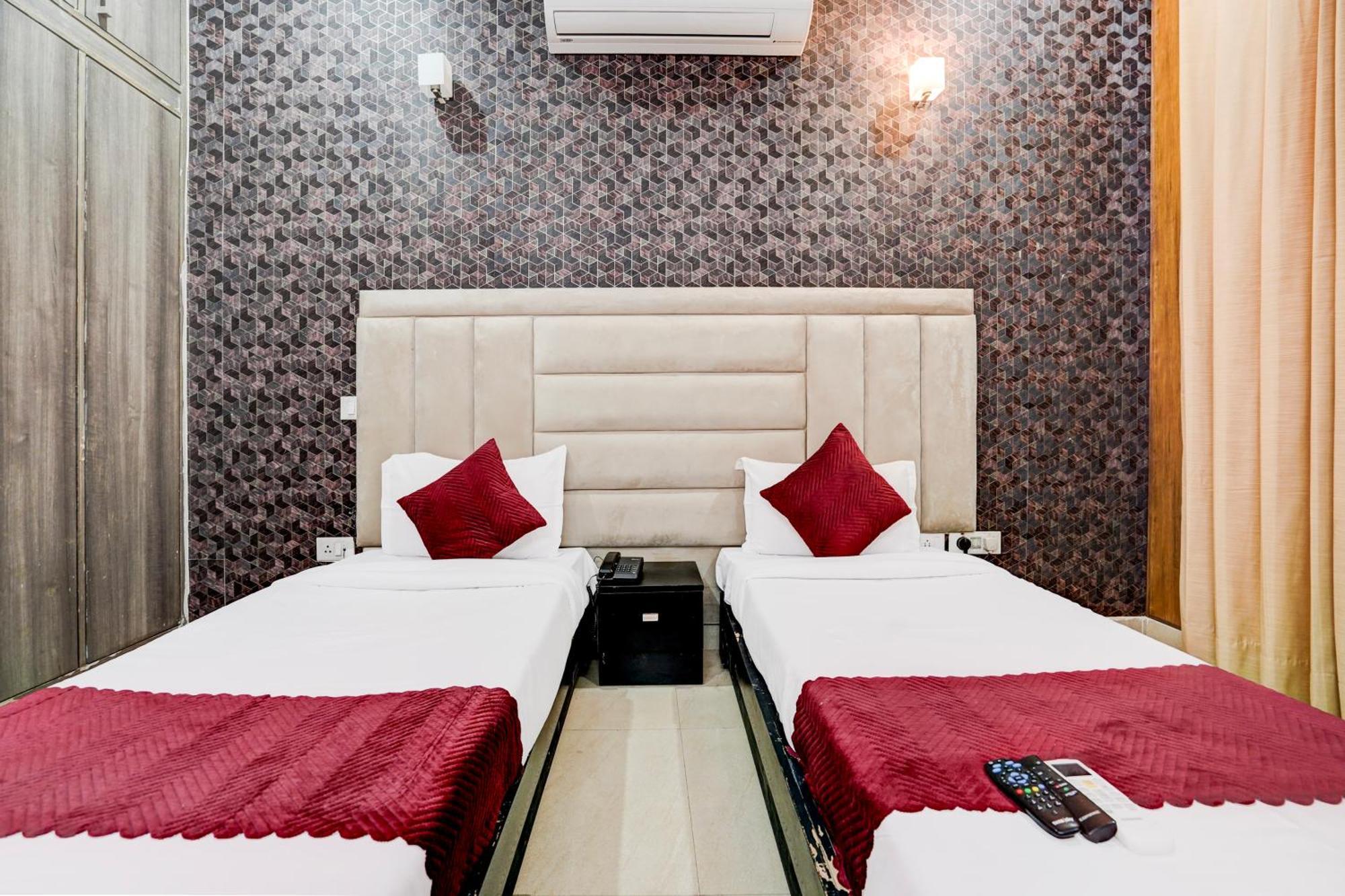 Fabexpress Next Home Gurgaon Bagian luar foto